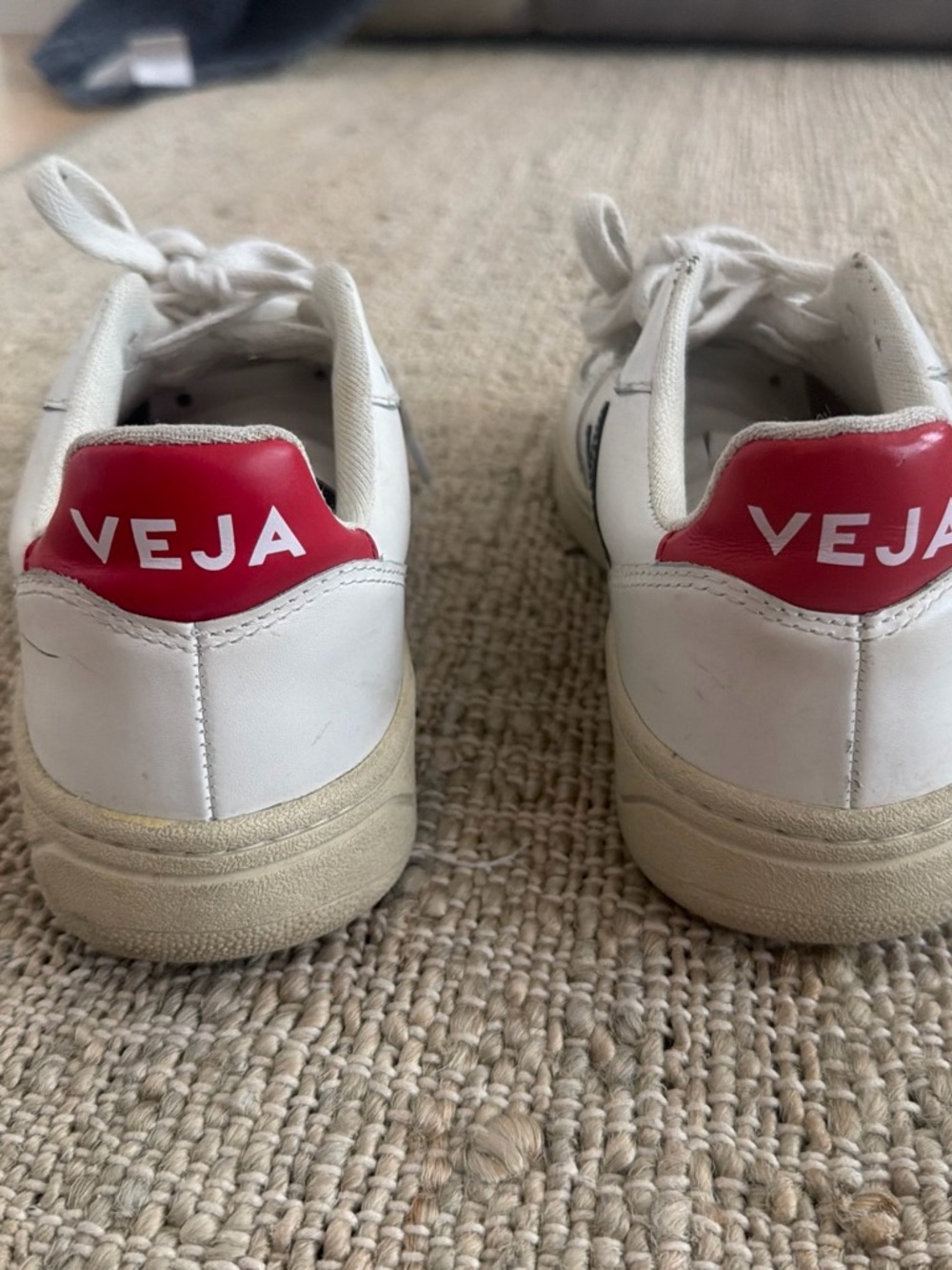 Veja White Leather Sneakers with Navy V and Red Heel womens size 6 - Picture 2 of 6